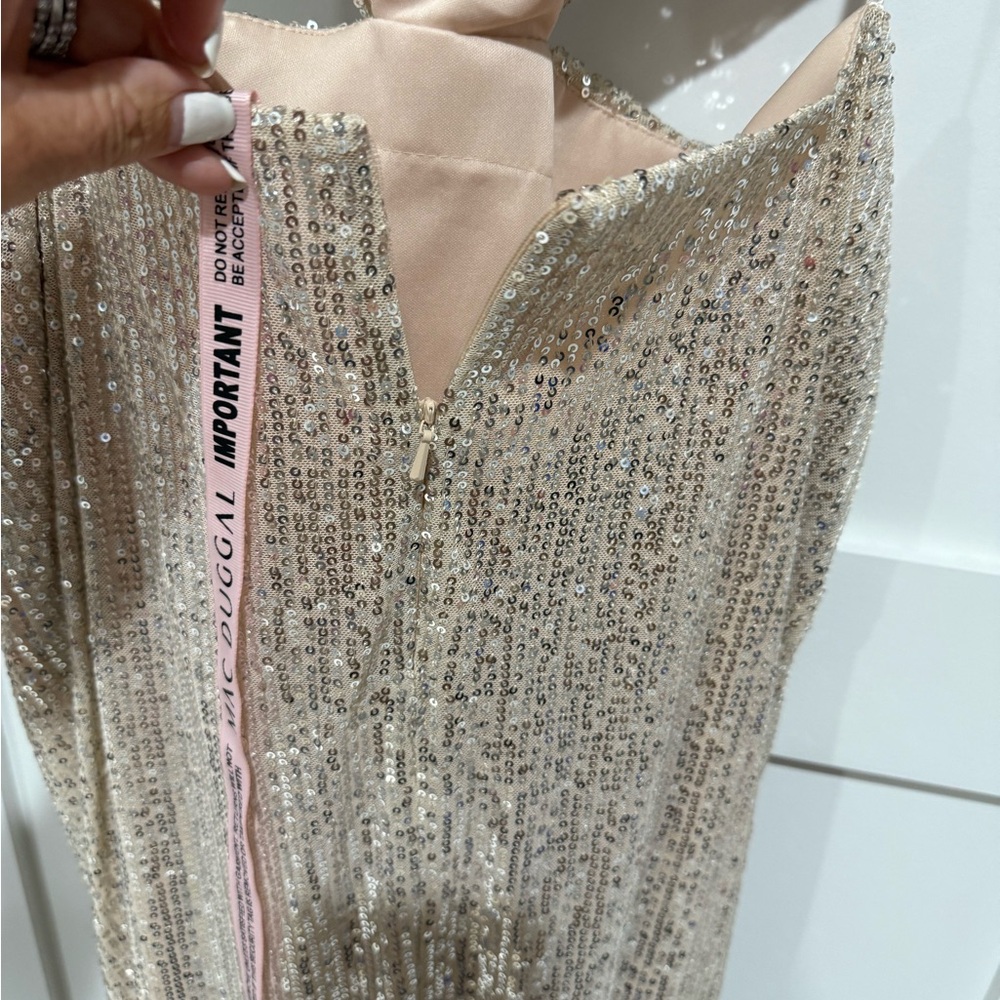 IEENA FOR MAC DUGGAL
Silver Sequin Front Twist Cut Out Sheath Dress.  Size 8 - Picture 9 of 12